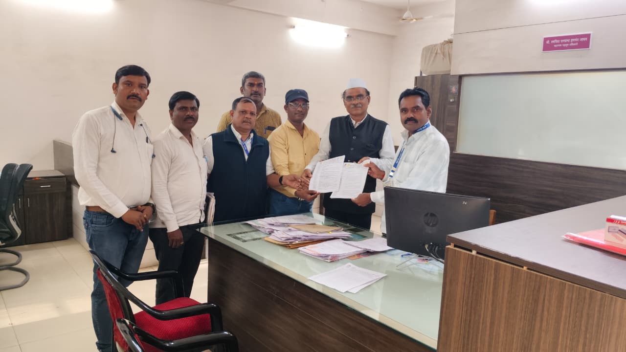 टीईटी सक्तीबाबत सुप्रीम कोर्टाच्या निर्णयाचा पुनर्विचार करावा यासाठी अखिल भारतीय प्राथमिक शिक्षक संघ सातारा शाखा यांचेवतीने  जिल्हाधिकारी सातारा मार्फत थेट पंतप्रधान यांना निवेदन.