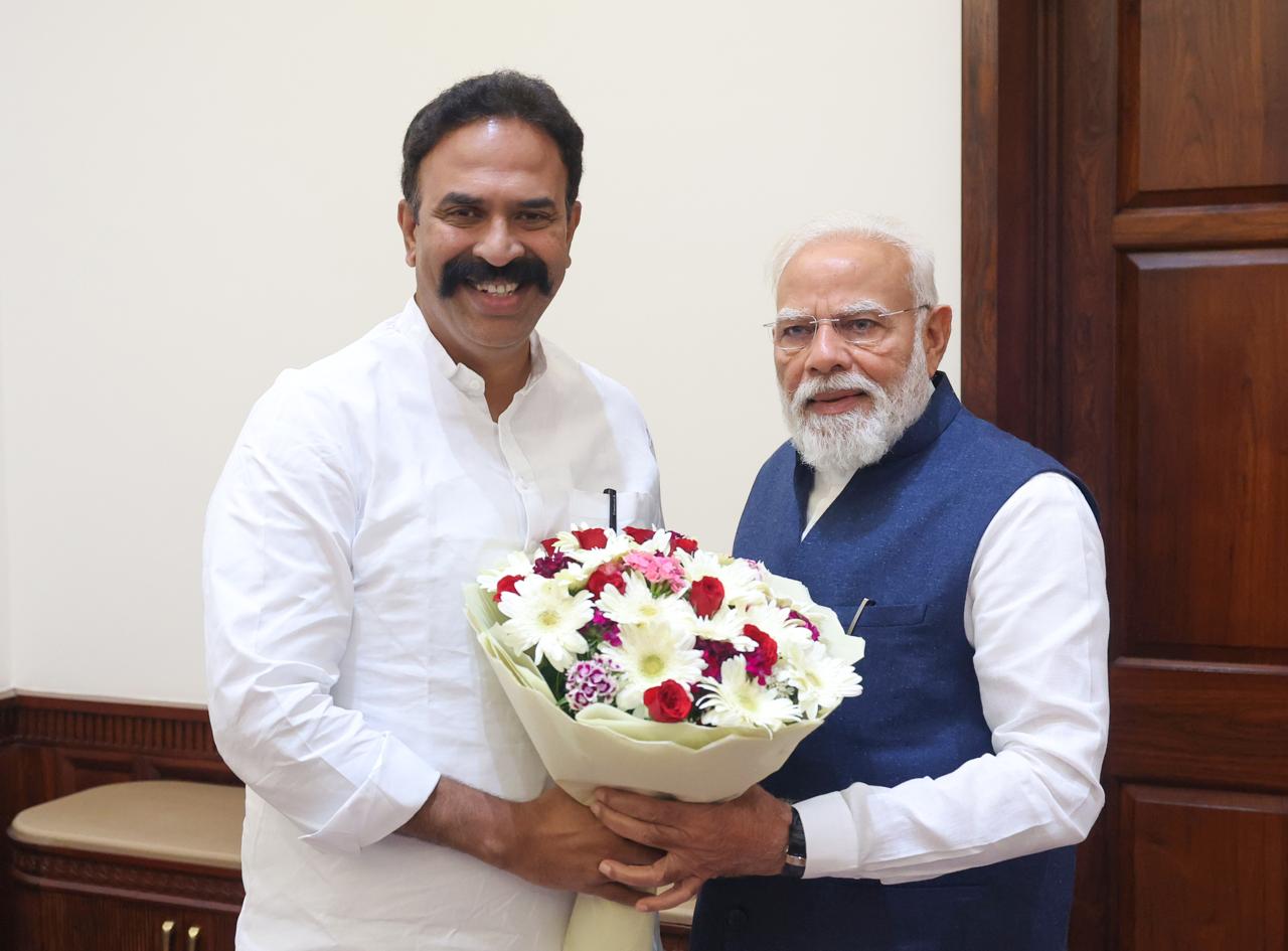 पंतप्रधान नरेंद्र मोदी यांची मा.खासदार रणजीत सिंह नाईक निंबाळकर यांनी घेतली भेट..