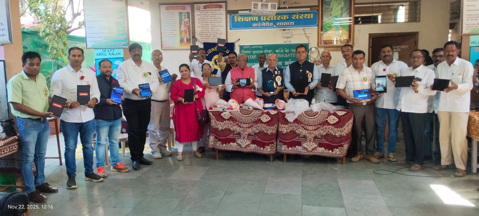 शिक्षण प्रसारक संस्थेतील विद्यार्थी अध्ययनासाठी करणार टॅबचा वापर